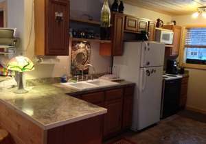 Private Suite,#1, Sauna, Fire pits, walk to town.