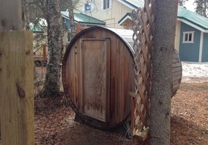 Private Suite,#1, Sauna, Fire pits, walk to town.