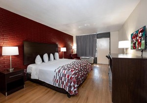 Red Roof Inn - West Point
