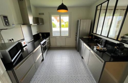 Luc-sur-Mer House | À 12 min à pied de la plage et 5 min du centre de Luc-sur-Mer