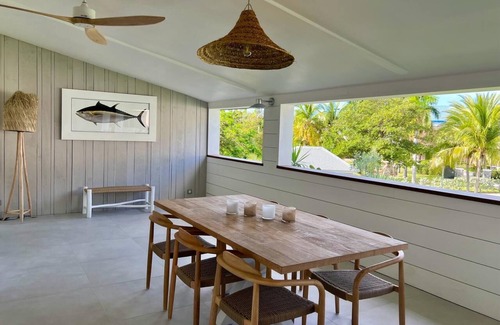 Anse Marcel Apartment | À 2 pas de la Plage, Découvrez « Casa Papa », un Joyau à la Décoration Soignée!