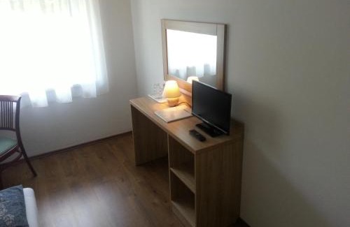 Siofok Aranypart House | Ádám Apartmanház