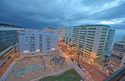 Cadiz Apartment | Ático Avenida Vistas Mar Bahía