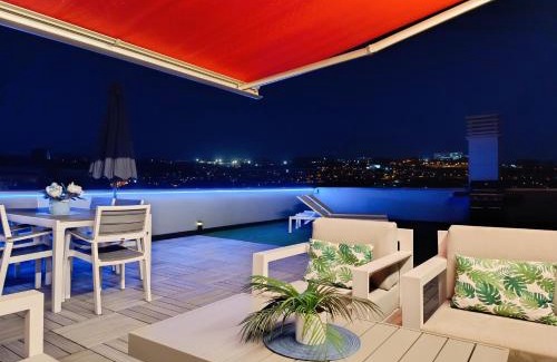 Lavadores Apartment | Ático Chill-Out de lujo con piscina y garaje gratis