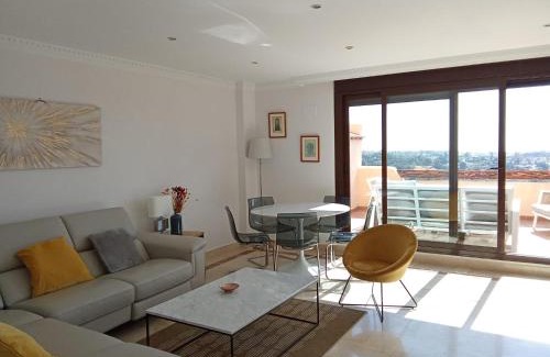 New Golden Mile Apartment | Ático con vista al mar y cerca campos de Golf