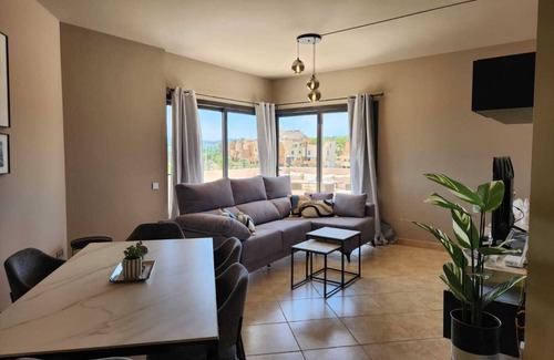 Vera Apartment | Ático Esquinero con Vistas al Valle del Este Golf con Piscina Comunitaria!