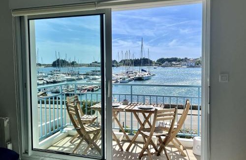 Etel Apartment | Étel - Appart 42m² - 2 pièces, Wifi, Parking, à 450m du centre et 750m des plages - FR-1-479-196