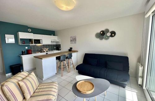 Etel Apartment | Étel - Appart 42m² - 2 pièces, Wifi, Parking, à 450m du centre et 750m des plages - FR-1-479-196