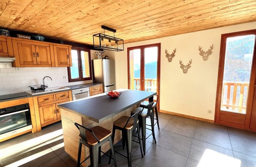 Doucy-Combelouviere Ski Chalet | Évasion Alpine: ski chalet for 12-14 people