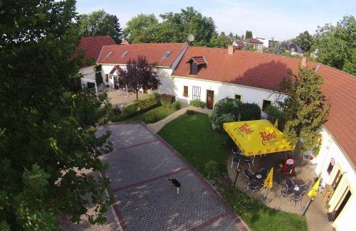 Dolni Pocernice House | Český Statek