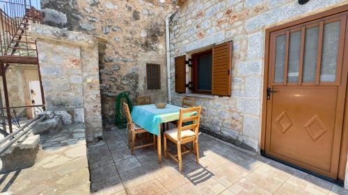 Kokkala Apartment | Πετροσπιτο