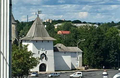 Pskov Old Town Apartment | Апартаменты на площади Ленина