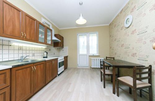 Pozniaky Apartment | Апартаменты Урловская 30,Урловская 38