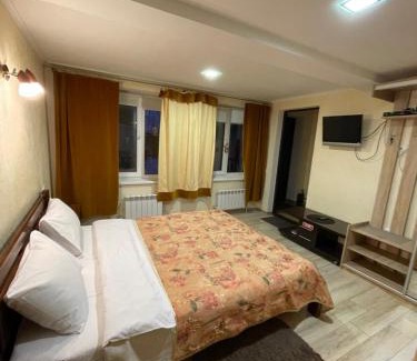 Kamenets-Podol'skiy Apartment | Апартаменты SunRise
