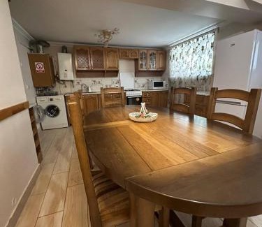 Chernovtsy Apartment | Бюджетна студія біля ратуші