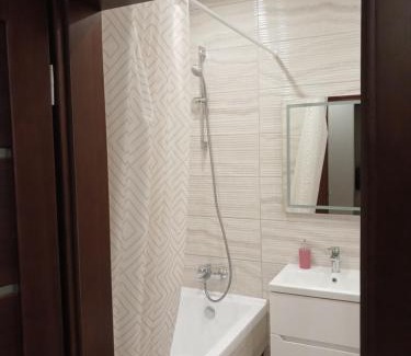 Pozniaky Apartment | Видовые апартаменты ЖК Лебединое