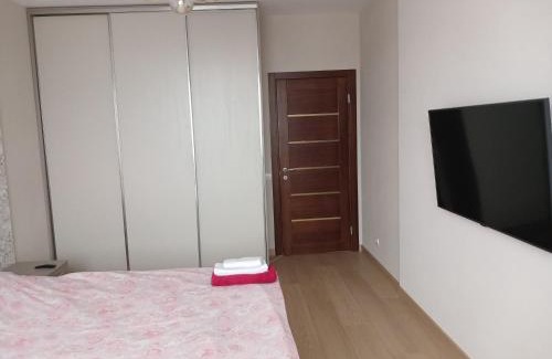 Pozniaky Apartment | Видовые апартаменты ЖК Лебединое