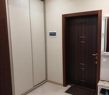 Pozniaky Apartment | Видовые апартаменты ЖК Лебединое