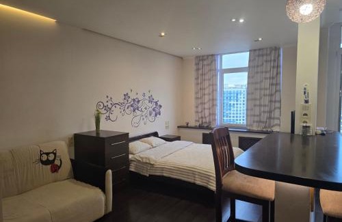 Dniprovs'kyi District Apartment | Видові 1к-2к апартаменти 11,15, 23 поверхи