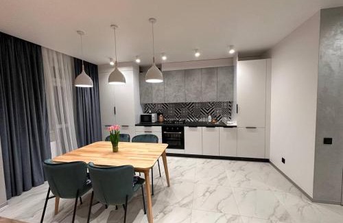 Lviv Apartment | ВІП стилізовані у Львові з просторою вітальнею, на вулиці Під Голоском 15 Б
