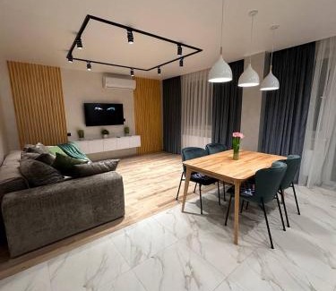 Lviv Apartment | ВІП стилізовані у Львові з просторою вітальнею, на вулиці Під Голоском 15 Б