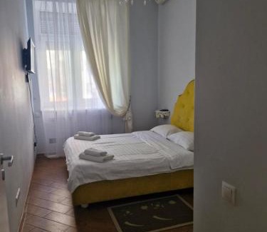 Khreshchatyy Yar Apartment | Затишна квартира на Майдані Незалежності