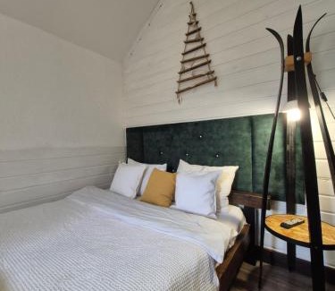 Slavske House | Захарова Оселя БАСЕЙН на території є Чан - Джакузі