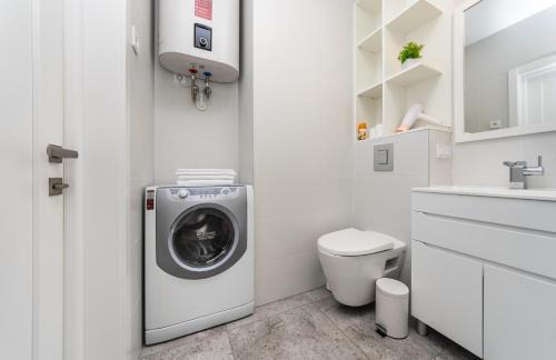 Darnyckyj Apartment | Квартира в ЖК Лебединый, Ревуцкого 40 В, метро Харьковская Позняки
