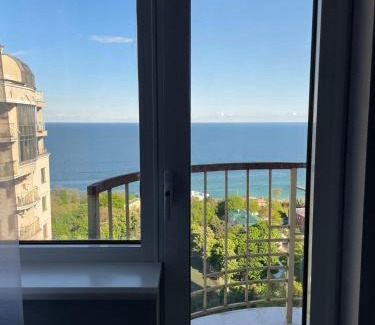 Arcadia Apartment | Квартира с авторским ремонтом, панорамный вид на море, свой балкон!