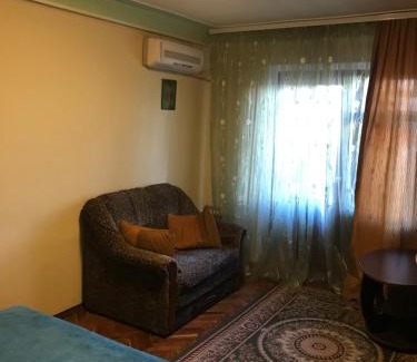Dniprovs'kyi District Apartment | Квартира 1 комната