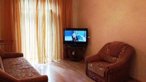 Pechers'kyi District House | Комната в двухкомнатной