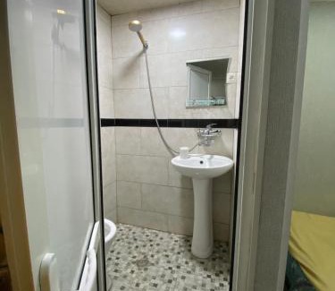 Tbilisi City Centre Apartment | комната в старом тбилиси