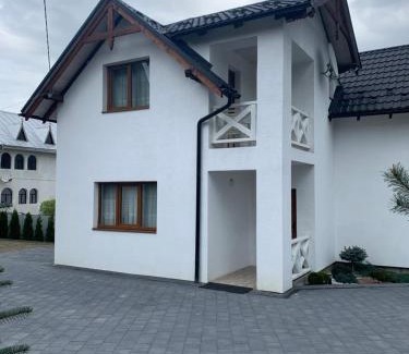 Yaremche Apartment | Котедж Зґарда