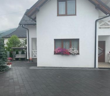 Yaremche Apartment | Котедж Зґарда