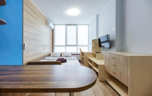 Dniprovs'kyi District Apartment | Левобережная Новый дом