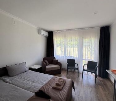 Mukachevo Hotel | Мотель "Козачок" з рестораном у Чинадієві