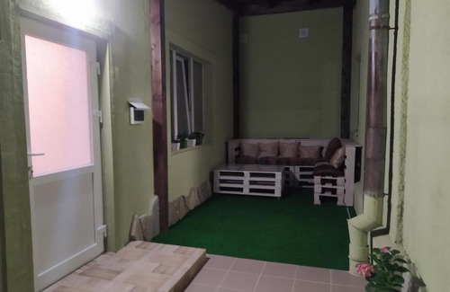 Mykulychyn Apartment | Околиця
