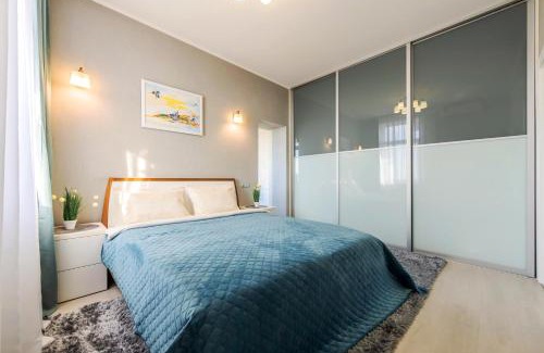 Pechers'kyi District Apartment | Укриття у будинку, Центр, 20 поверх! 2к квартира із панорамою