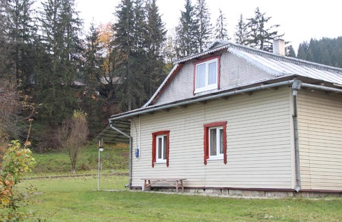 Verkhovyna House | У МИХАЙЛА під лісом