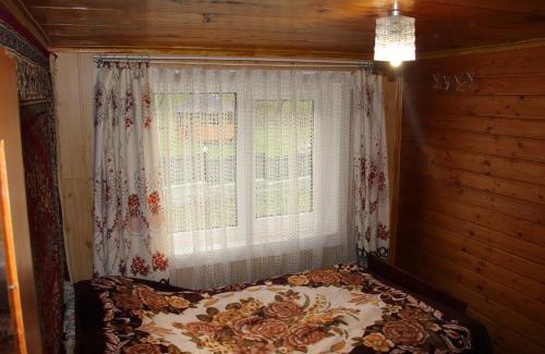 Verkhovyna House | У МИХАЙЛА під лісом