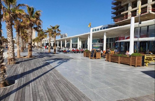 Bat Yam Apartment | דירה על הים-Colny Beach