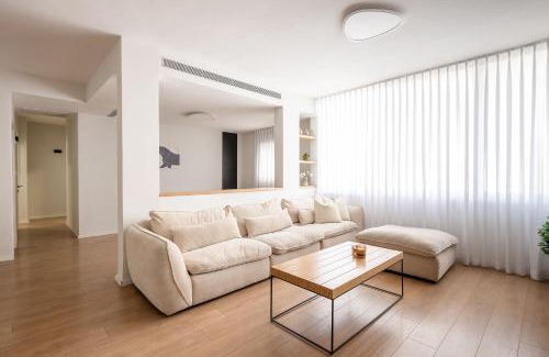 Ra'ananna Apartment | פנינת רעננה