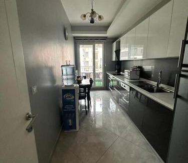 Kucukcekmece Apartment | شقة باطلالة على البحر