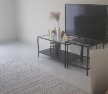 Dubai Apartment | شقة مشتركة وغرفه خاصة لك مع الحمامAlwarqa apartment 55