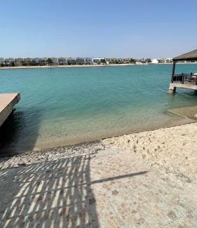 Dhahban Ski Chalet | فيلا السعادة بشاطي خاص درة العروس