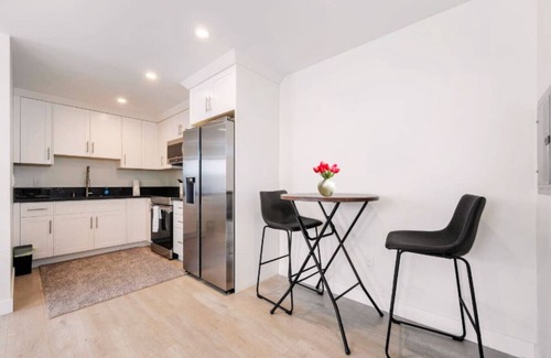 Burbank Apartment | ৎ୭Prestige Studio Haven at Burbankৎ୭ 3 beds wifi