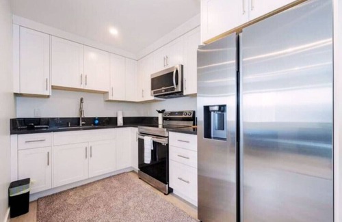 Burbank Apartment | ৎ୭Prestige Studio Haven at Burbankৎ୭ 3 beds wifi