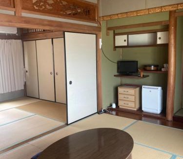 Tanabe Hotel | お宿とごはん百々