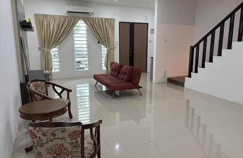 Menglembu House | 万里望 Menglembu Bestari Homestay