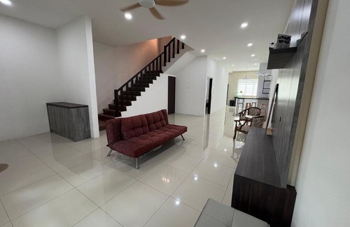 Menglembu House | 万里望 Menglembu Bestari Homestay